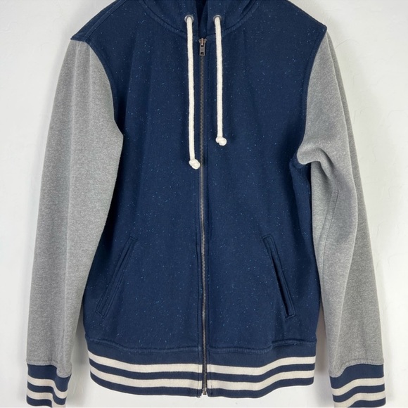 American Eagle Baseball Style Jacket Gray & Blue
Size Medium - Picture 2 of 11